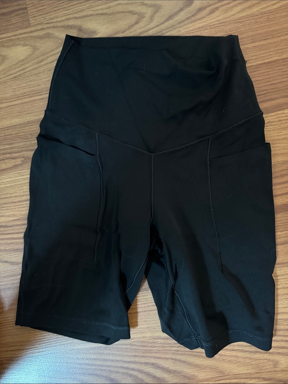 High-Waist Black Women's Active Shorts with Side Pockets
